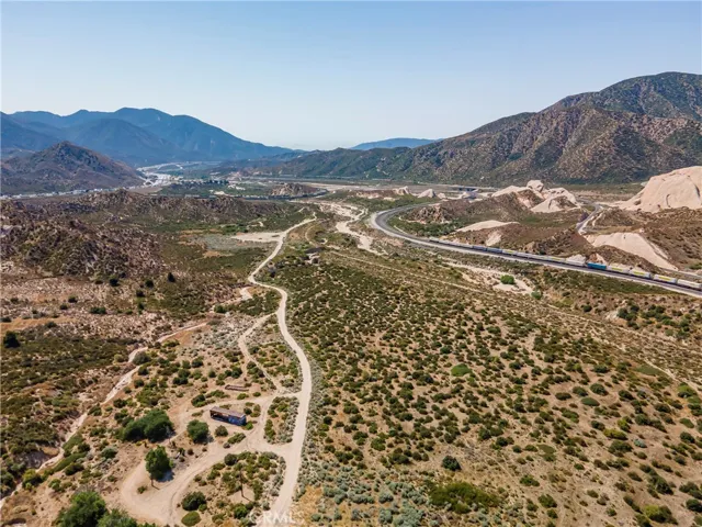 4292 Davis Ranch Road, Phelan, California 92371