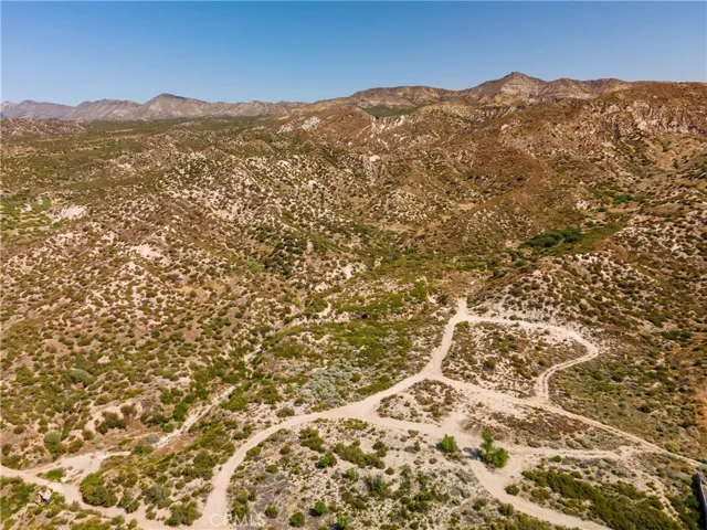 4292 Davis Ranch Road, Phelan, California 92371