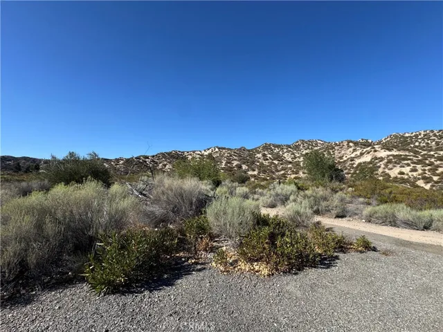 4292 Davis Ranch Road, Phelan, California 92371