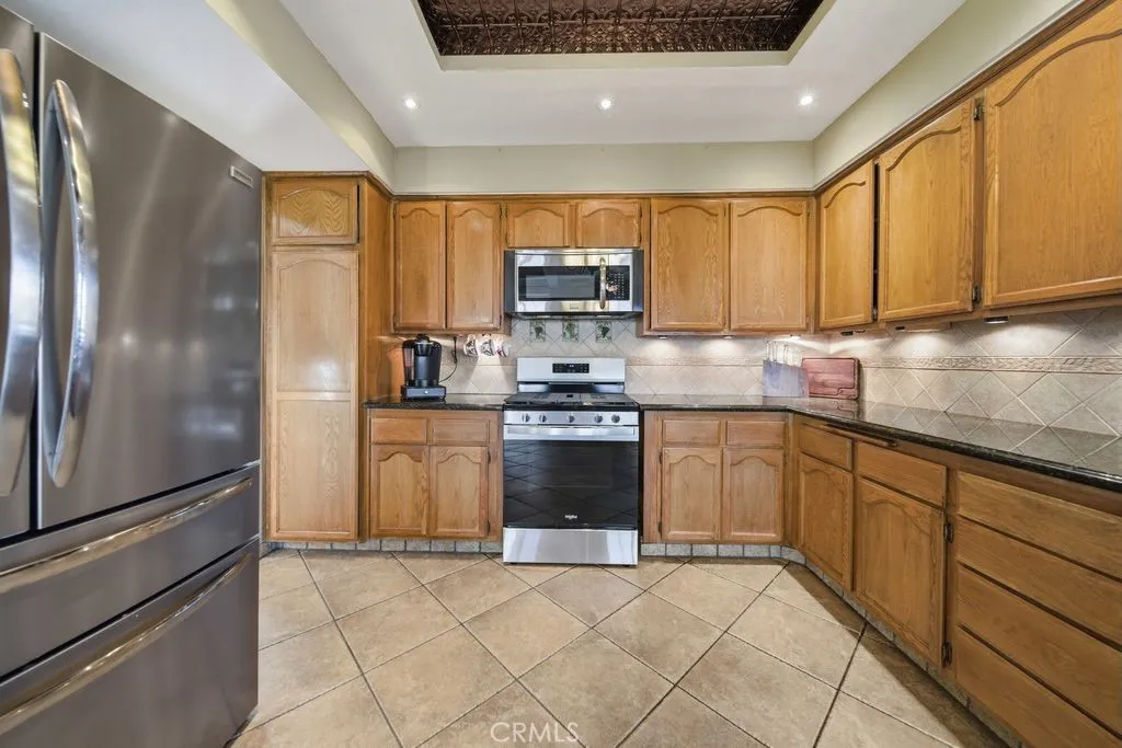 5633 W Avenue L2, Lancaster, California 93536 home-pic-18