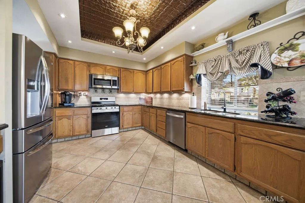 5633 W Avenue L2, Lancaster, California 93536 home-pic-16