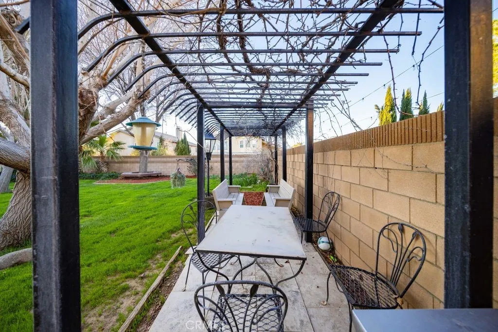5633 W Avenue L2, Lancaster, California 93536 home-pic-49