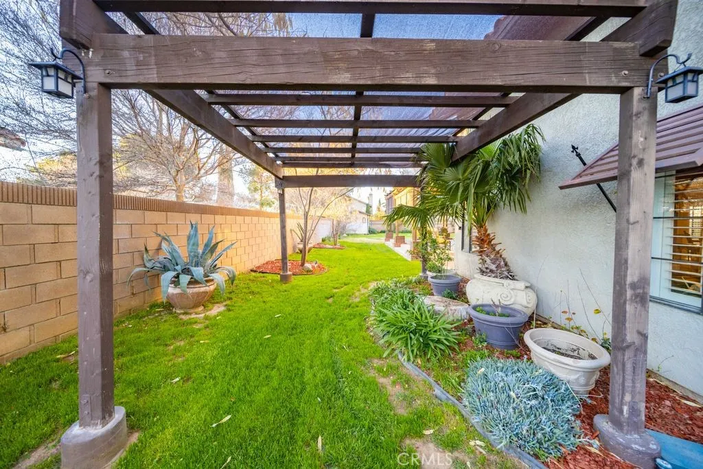 5633 W Avenue L2, Lancaster, California 93536 home-pic-54