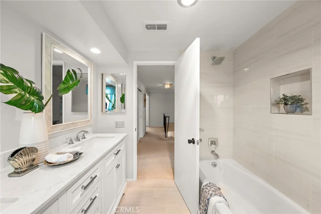 15782 Condon Circle, Westminster, California 92683 home-pic-26