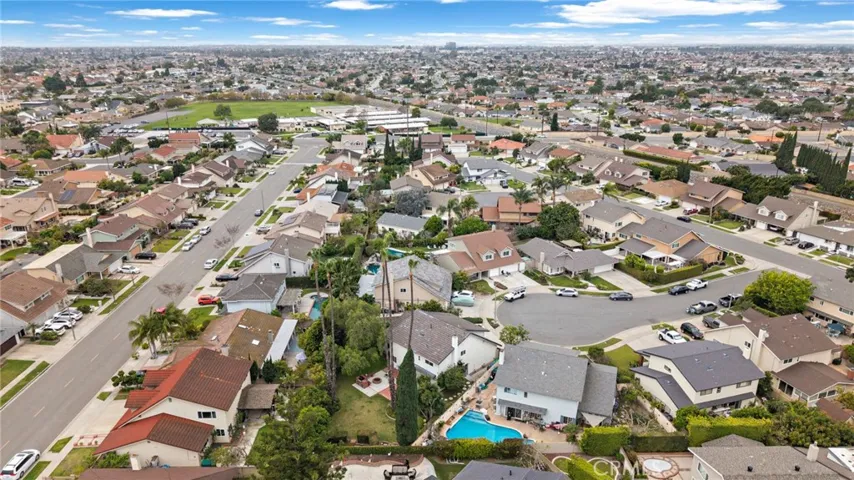 This exquisite residence is ideally located near shopping, dining, Little Saigon, freeway access, and just a short drive to the beach.