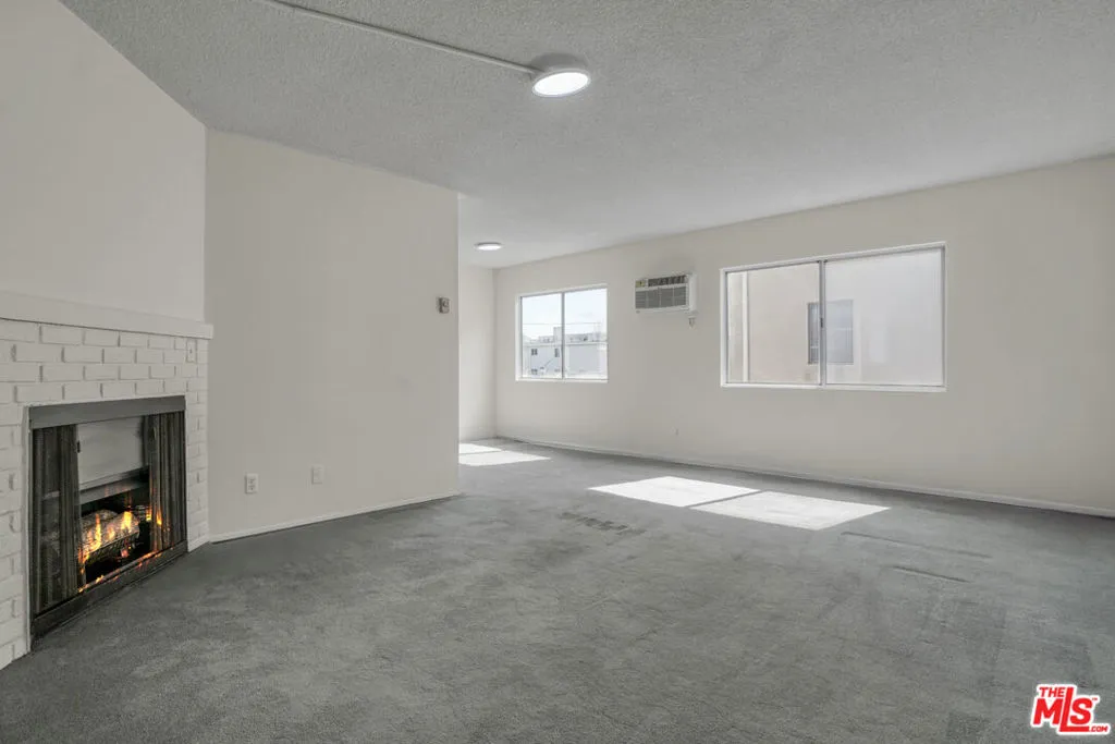 12030 Rochester Avenue 210, Los Angeles, California 90025 home-pic-6