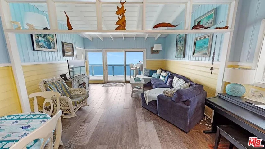 family room facing ocean