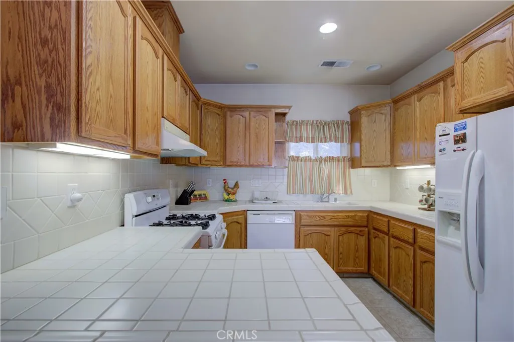 5261 Lucille Lane, Atwater, California 95301 home-pic-43
