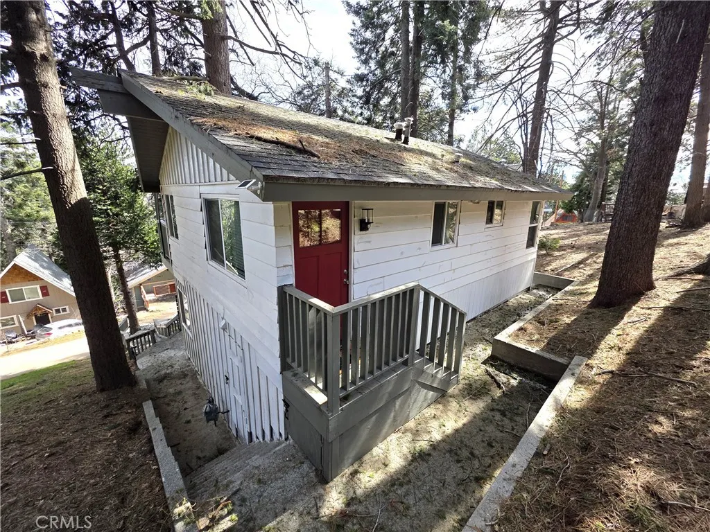 738 W Victoria Court, Lake Arrowhead, California 92352 home-pic-5