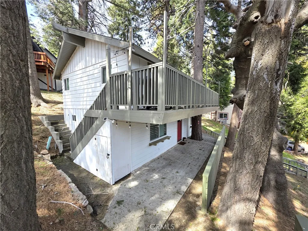 738 W Victoria Court, Lake Arrowhead, California 92352 home-pic-4