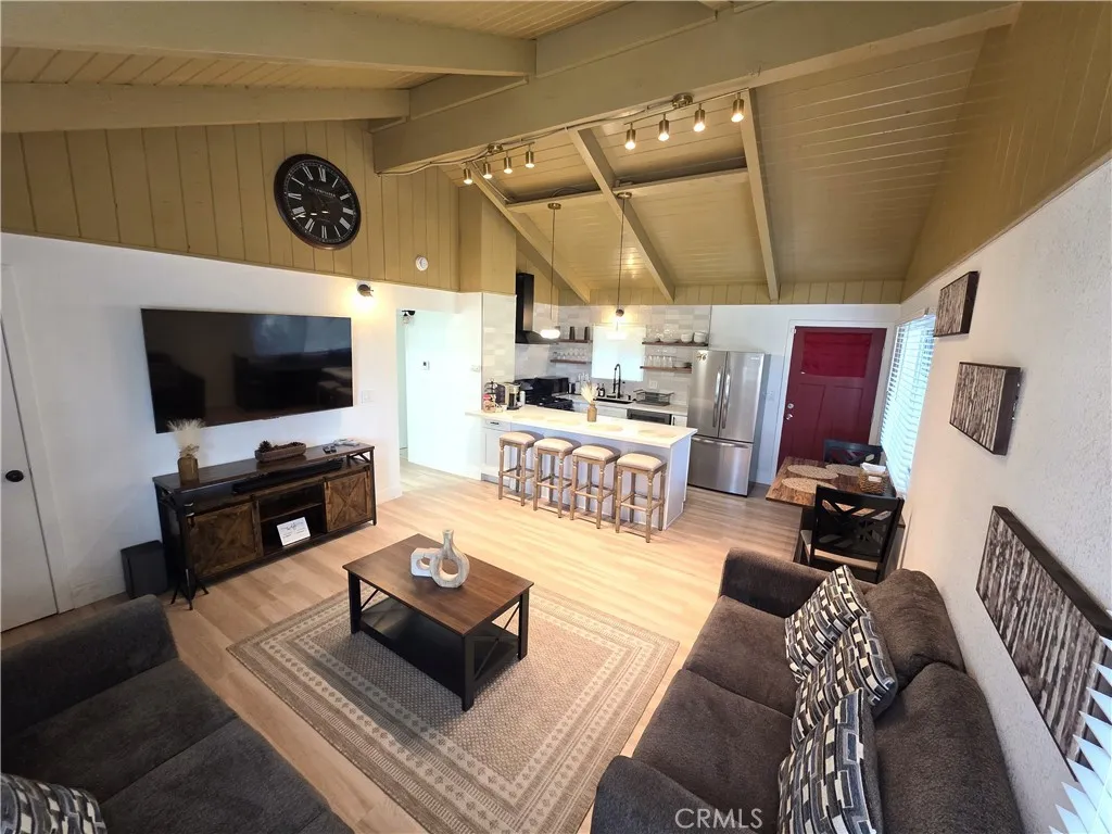 738 W Victoria Court, Lake Arrowhead, California 92352 home-pic-14