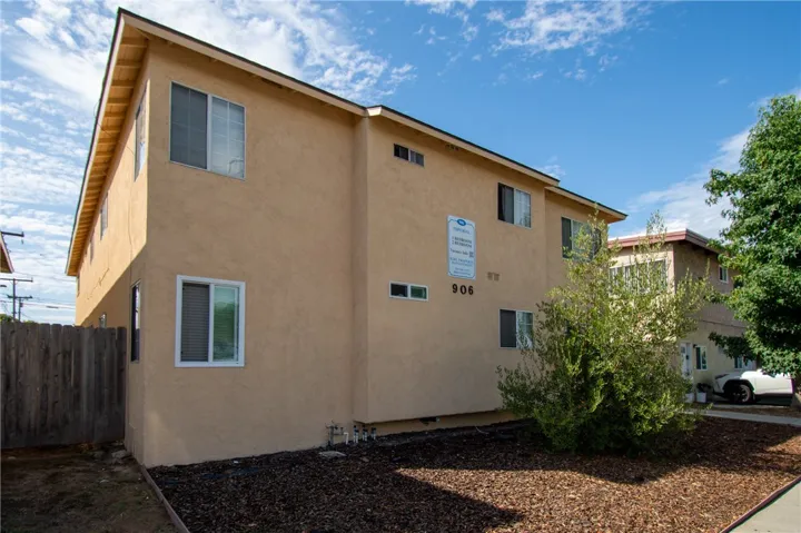 906 E Imperial, El Segundo, California 90245