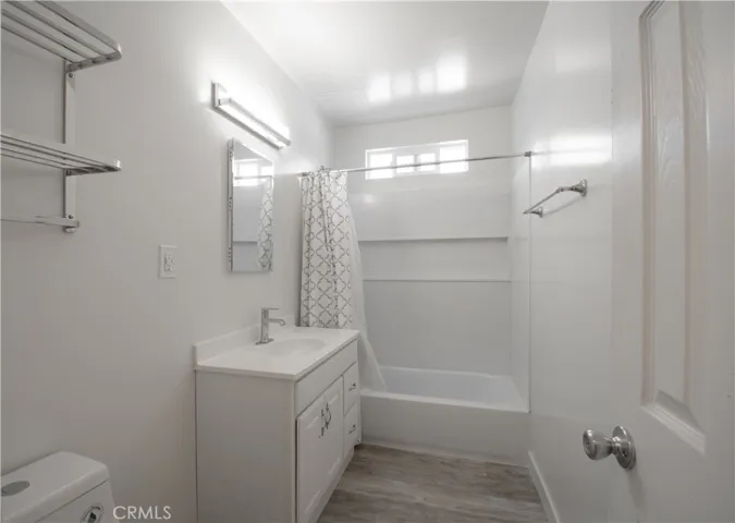 906 E Imperial, El Segundo, California 90245