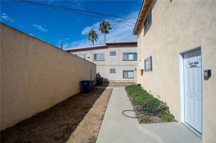 906 E Imperial, El Segundo, California 90245