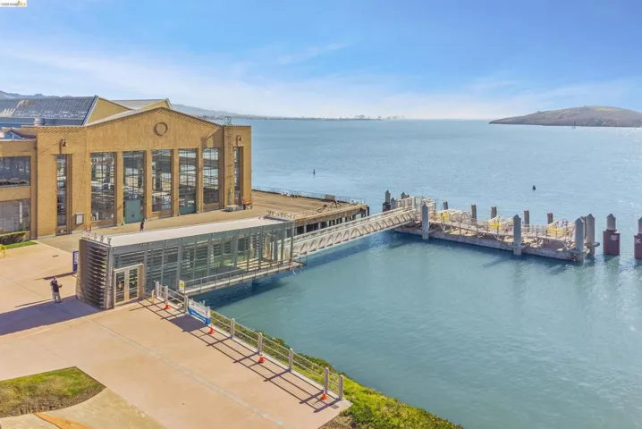 Nearby Ferry Access to SF