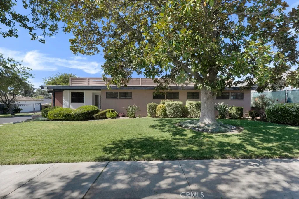 501 Birmingham Road, Burbank, California 91504 home-pic-1