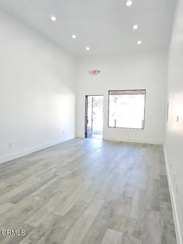 20260227_100135_resized