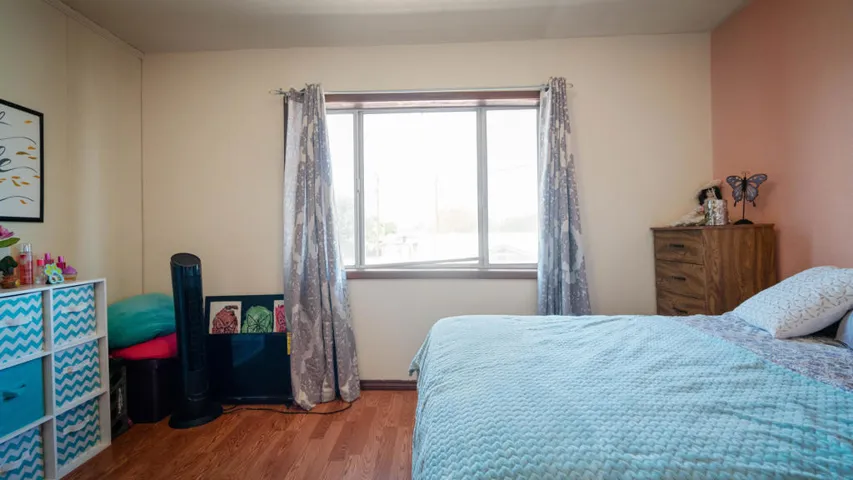 407 S Eastern-10