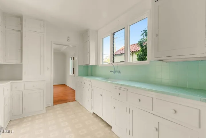 10-19-web-or-mls-940-cornell-rd