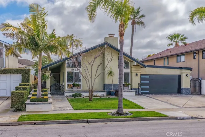 16672 Bolero Ln, Huntington Beach, California 92649