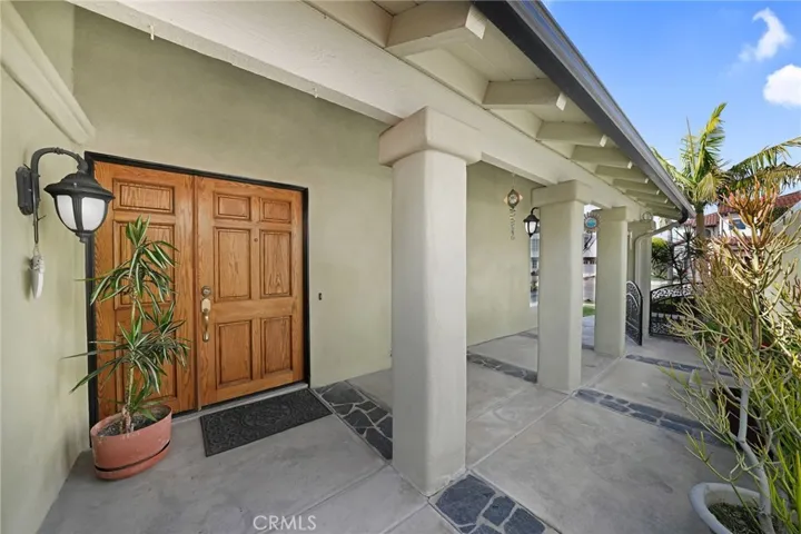 16672 Bolero Ln, Huntington Beach, California 92649
