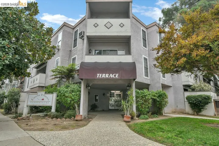 View of apartment building / complex
