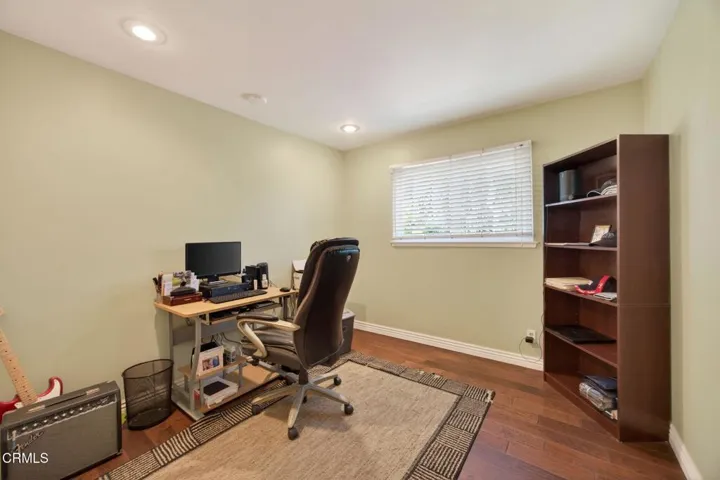26-web-or-mls-Upmarket Media-49Bre077