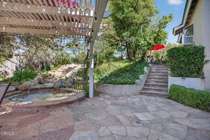 37-web-or-mls-Upmarket Media-49Bre110