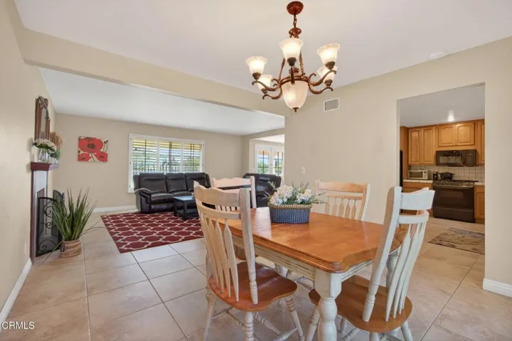 11-web-or-mls-Upmarket Media-49Bre032
