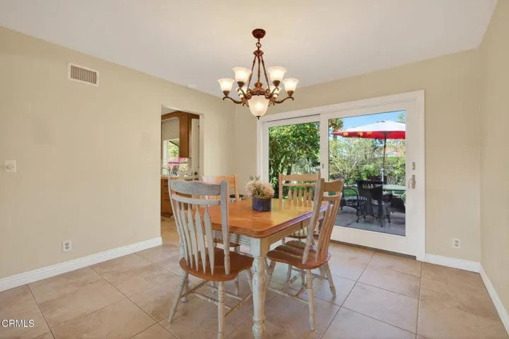 10-web-or-mls-Upmarket Media-49Bre030