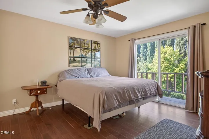 28-web-or-mls-Upmarket Media-49Bre083