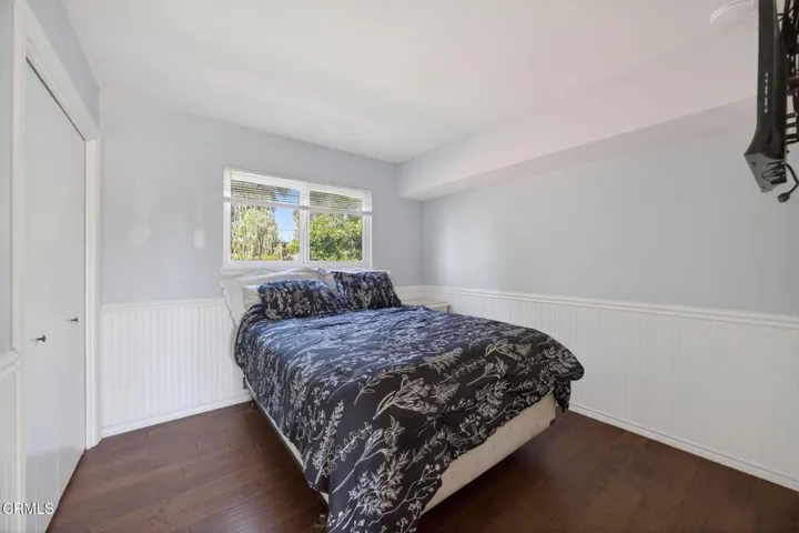 24-web-or-mls-Upmarket Media-49Bre070