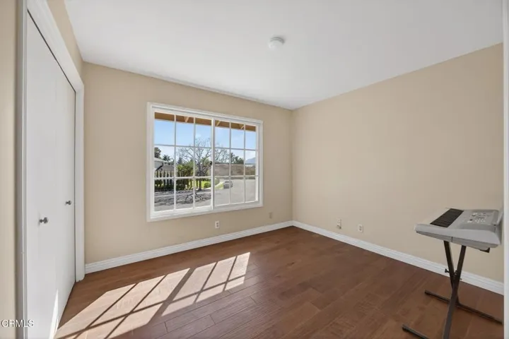 22-web-or-mls-Upmarket Media-49Bre065