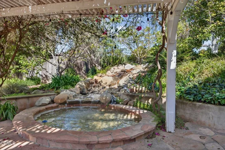 35-web-or-mls-Upmarket Media-49Bre104
