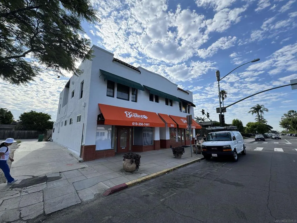Facade/Exterior Front