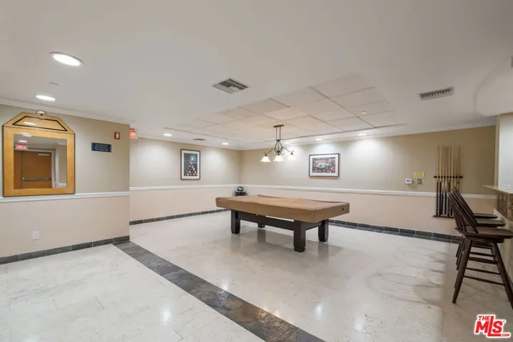 Party Room with Pool Table