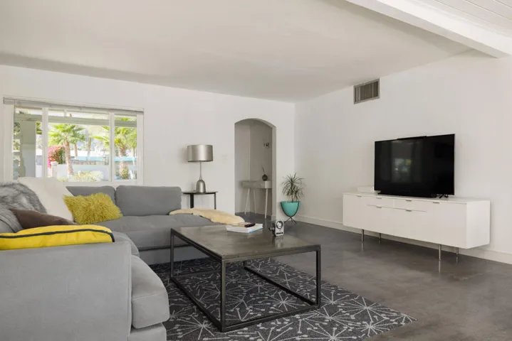 748 N Calle Rolph-09