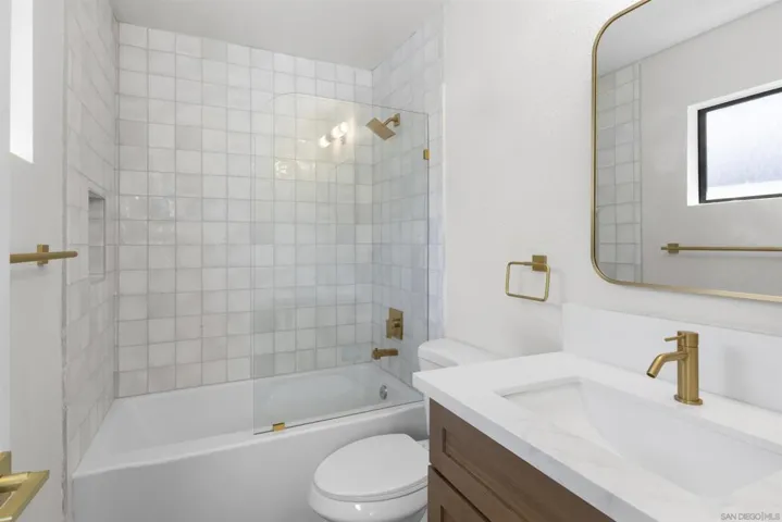 5878 Mission Center A, San Diego, California 92123