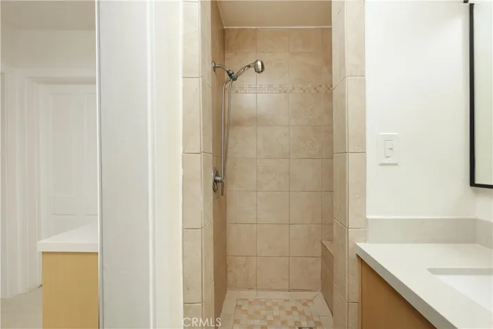 1/2 Bathroom