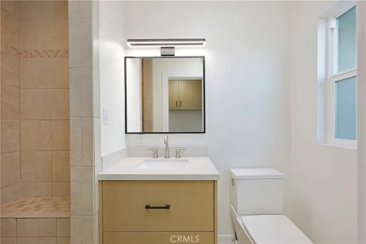 1/2 Bathroom