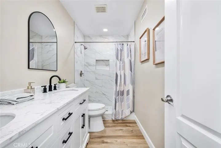 Renovated 3/4 Hall Bath