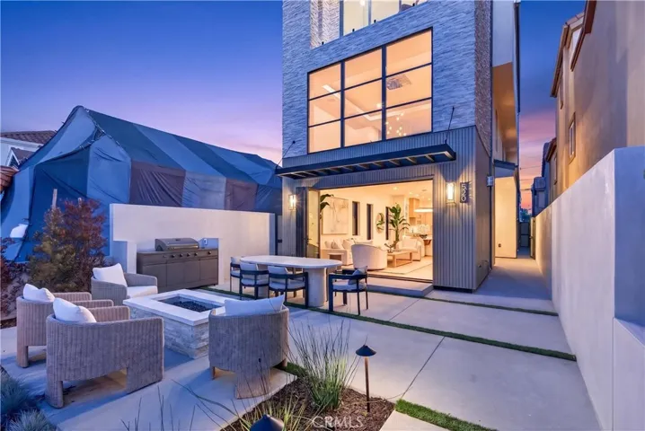 520 11th Street, Huntington Beach, California 92648
