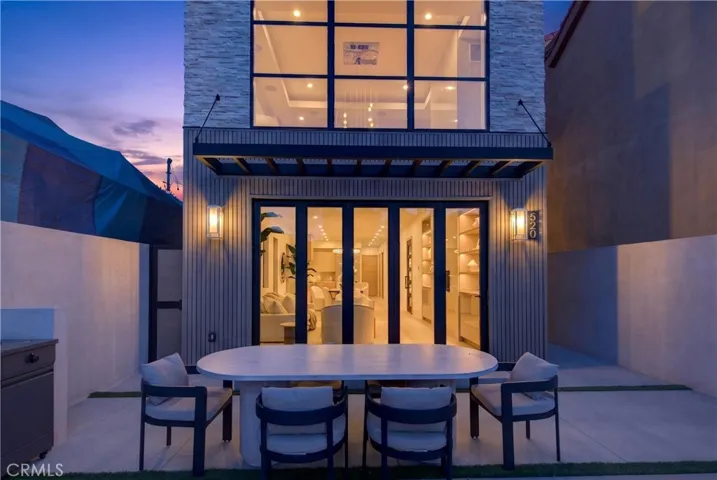 520 11th Street, Huntington Beach, California 92648