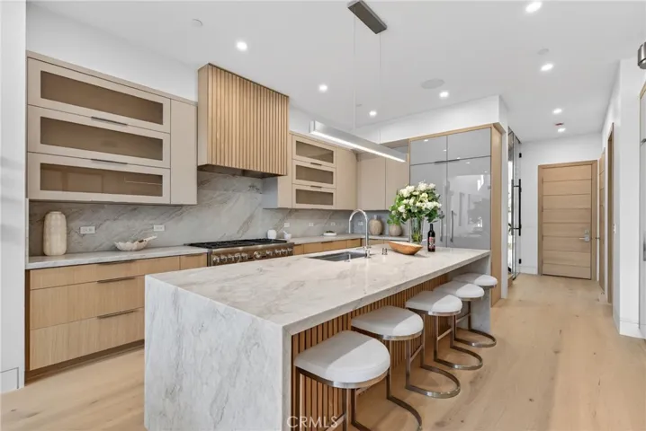 520 11th Street, Huntington Beach, California 92648