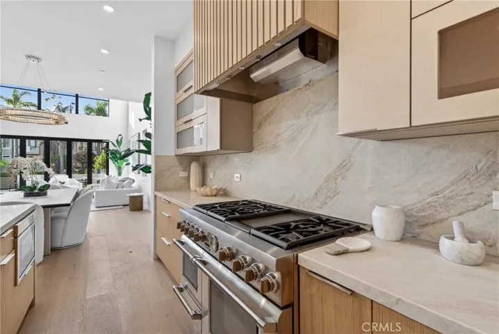 520 11th Street, Huntington Beach, California 92648