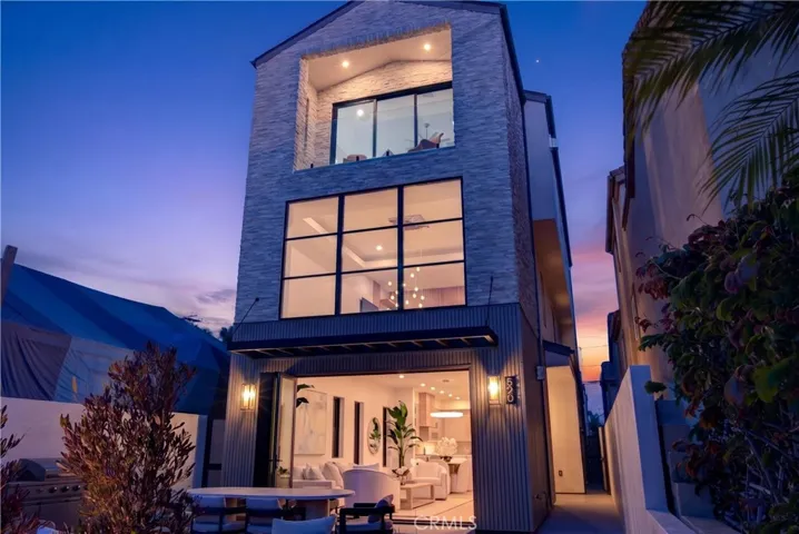 520 11th Street, Huntington Beach, California 92648