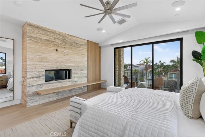 520 11th Street, Huntington Beach, California 92648