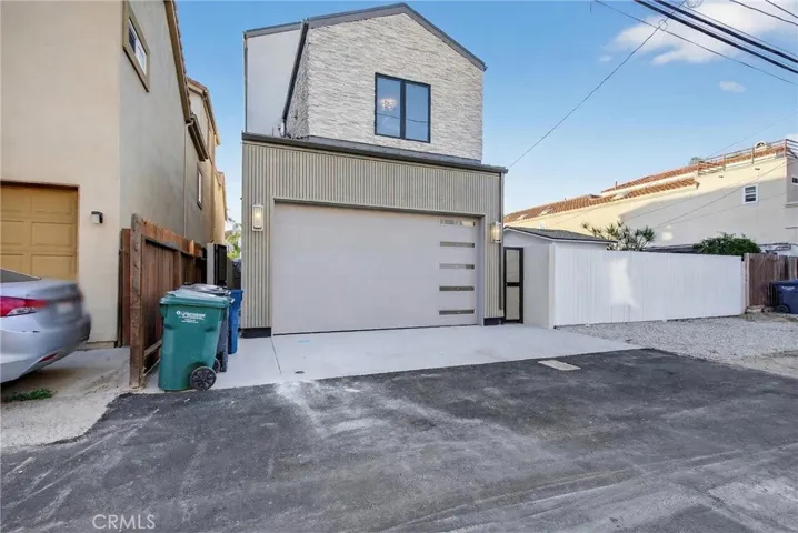 520 11th Street, Huntington Beach, California 92648