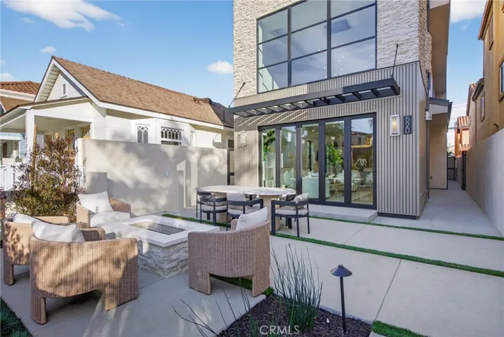 520 11th Street, Huntington Beach, California 92648
