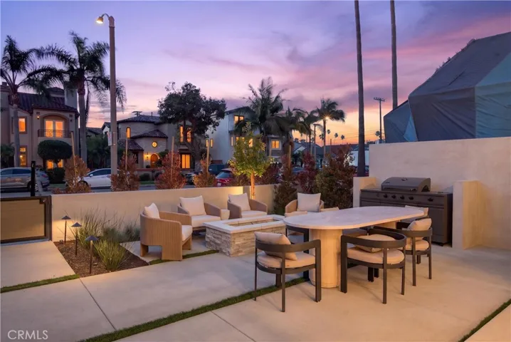 520 11th Street, Huntington Beach, California 92648